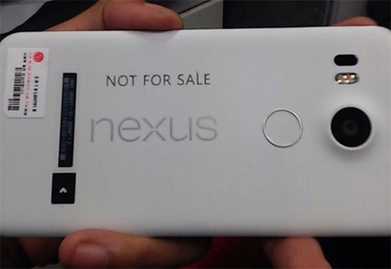 LG-Nexus-5-2015-achterkant