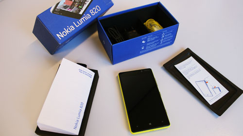 Lumia 820 uitgepakt